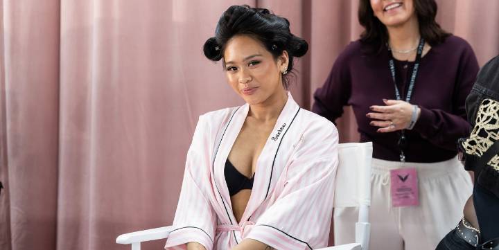 Suni Lee Wears PINK Bra Set at the Victoria's Secret Fashion Show