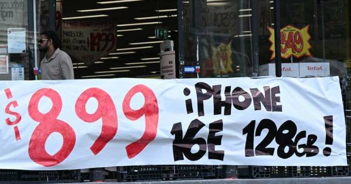 JB Hi-Fi entering holiday period with 'good momentum'