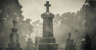 Here's The Difference Between A Cemetery And A Graveyard