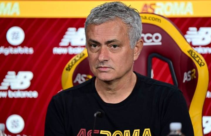 Mourinho asegura que Otamendi es un jugador «joven» a pesar de su veteranía