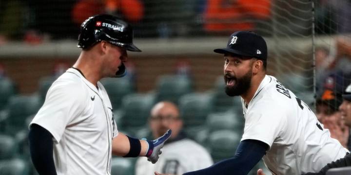 Mariners top Tigers 8-4 for a 2-1 lead in the AL Division Series