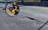 Bache provoca caída de joven motociclista en el bulevar Fundadores