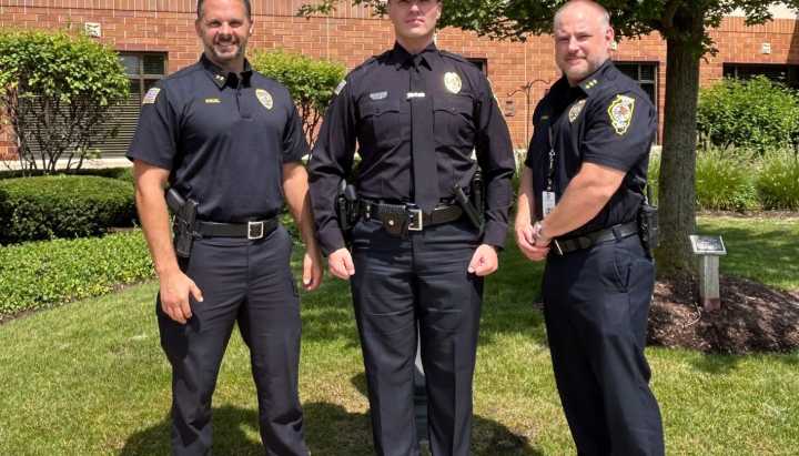 ICE arrests suburban Chicago police officer for allegedly overstaying visa