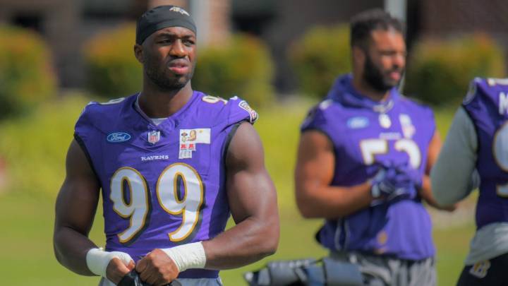 Ravens trade OLB Odafe Oweh to Chargers for S Alohi Gilman