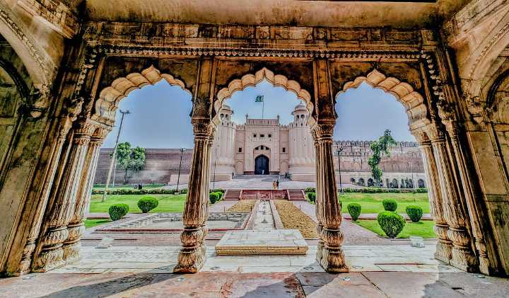 Pakistan Growth Too Slow To Improve Living Standards, World Bank Says