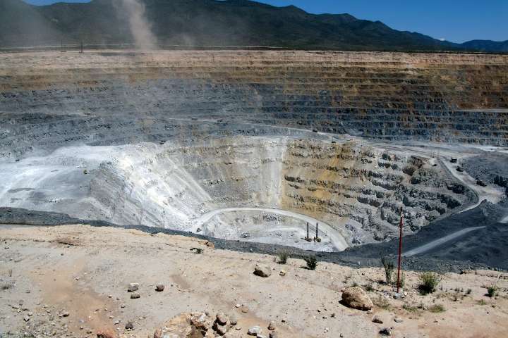 Newmont beats quarterly profit estimates behind record gold prices