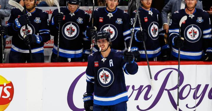 Scheifele becomes Jets franchise points leader with a goal in 4