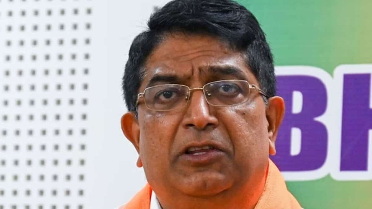 Shoe attack on CJI: Bengaluru BJP leader and ex top cop lauds ‘courage’ of attacker