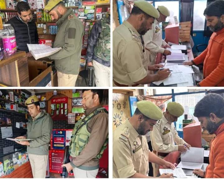 Police conduct inspection of vendors to curb misuse of SIM cards in Ganderbal