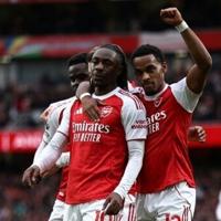 Arsenal extend Premier League lead as Man City lose at Villa