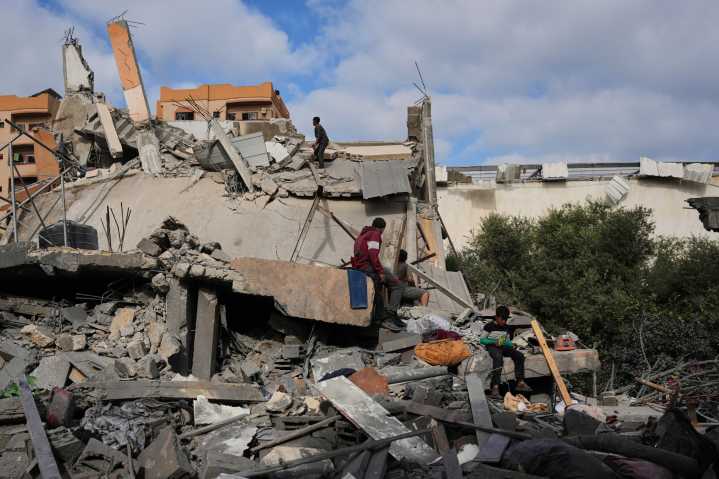 Israel Says Ceasefire Resumes as Gaza Death Toll Hits 104