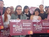Los $20 Pesos que valían un sueño: Alcaldesa Azucena Cisneros revive su historia de estudiante al apoyar a universitarios con sus «pasajes»