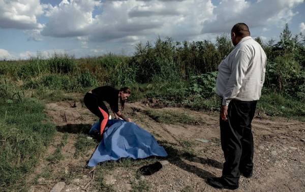 En medio de la guerra del cártel, los trabajadores funerarios cargan con el dolor de Sinaloa