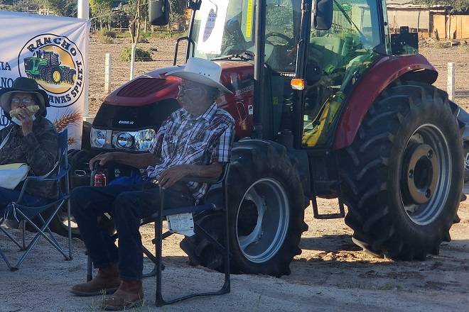 Agricultores mantienen tomada caseta de peaje en Mexicali