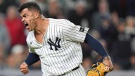 Cora goes to bullpen early, Yankees score late to win 4