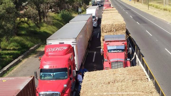 Transportistas pierden 10 mil millones en Salamanca, pero respaldan bloqueos de productores