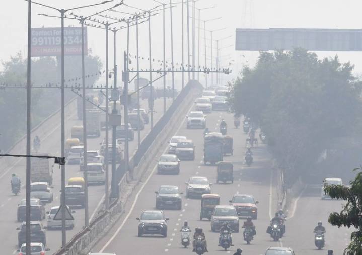 Air quality in Delhi slips into ‘very poor’ category