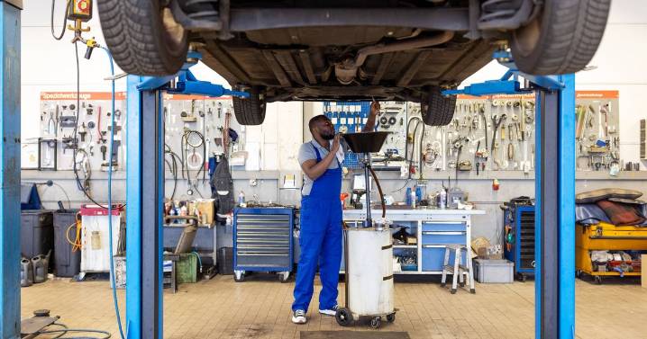 DVSA issues new alert to all drivers with 'don't wait' message and £1,000 fine