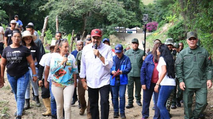 Presidente activa cosecha Cafetalera Comunal 2025
