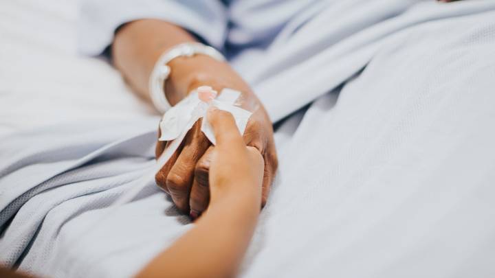 Hombre de 50 años es acusado por drogar y matar a su madre en Puebla para quedarse con la herencia
