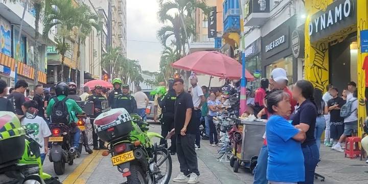 Pelea entre ‘gota a gota’ y vendedor ambulante en el centro de Ibagué