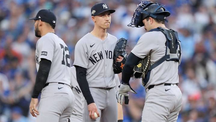 Blue Jays thump Yankees 10-1 in Game 1 of ALDS