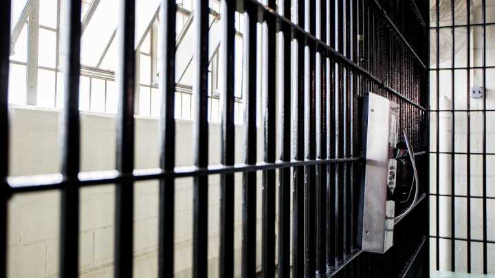 Detroit doctor Stephen Mason, convicted of lewd acts, will serve weekends in jail