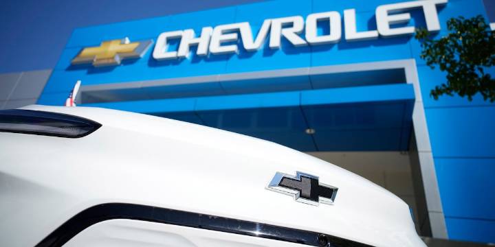 GM boosts full-year outlook as it foresees a smaller impact from tariffs and 3Q results top Street