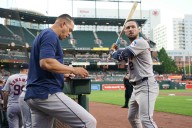 Deadspin | Report: Astros will not renew contract of hitting coach Alex Cintron