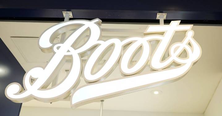 Boots slashes £66 designer perfume that 'smells and looks like royalty' to £19