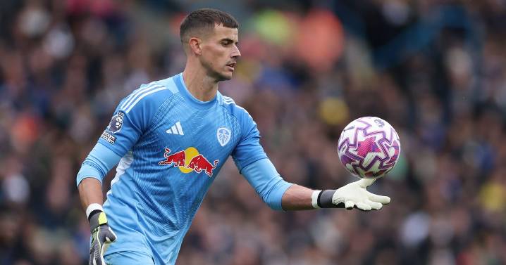 Daniel Farke hands Karl Darlow pecking order hope with Leeds United goalkeeper admission