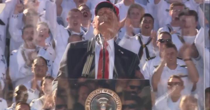 Trump doesn't let shutdown interfere with celebrating Navy's 250th anniversary at rally