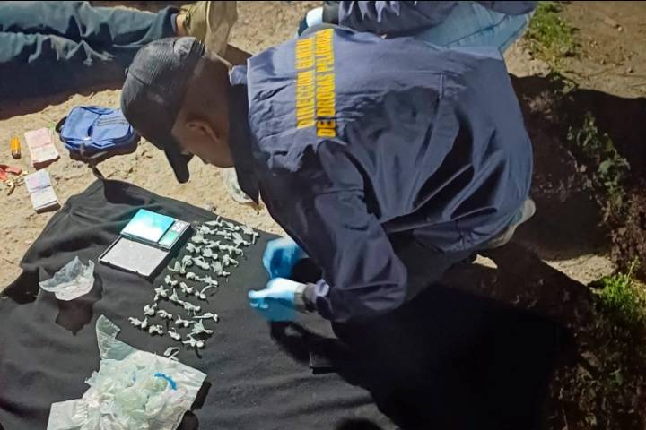 Narcomenudeo en Paraná: usaron un agente revelador y detuvieron a tres personas