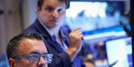 Jornada financiera: el llegada de los dólares de EEUU desató la euforia de los inversores en la Bolsa