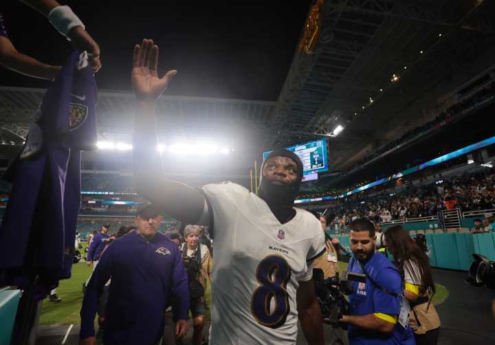 Baltimore Ravens Make a Statement in Dominant Win Against Dolphins