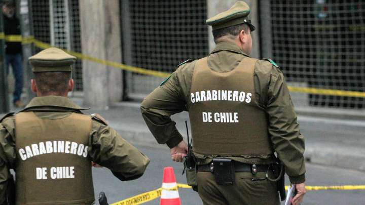 Ambulante muere apuñalado tras pelear con otro comerciante en el centro de Santiago