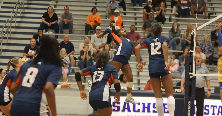 9-6A Volleyball: Playoff race begins to take shape