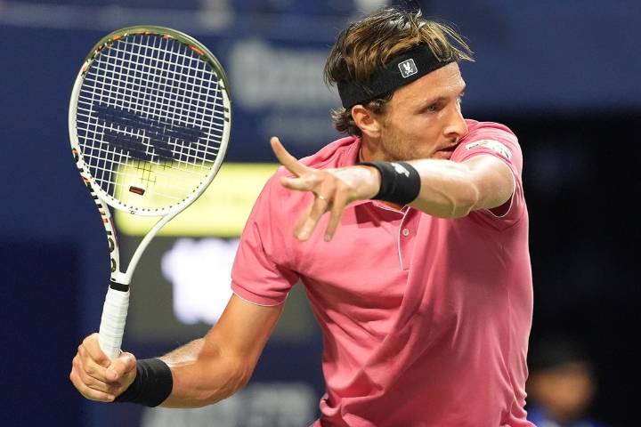 Deadspin | Arthur Rinderknech joins cousin in Shanghai semifinals