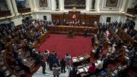 Escándalo en Perú: una legisladora hizo que un asesor le cortara las uñas en su despacho