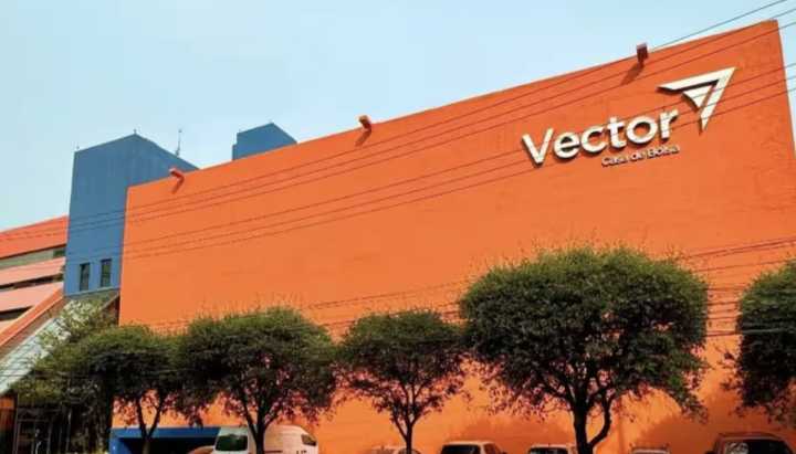 FGR vincula a Vector, empresa de cercano de AMLO, con red de huachicol fiscal