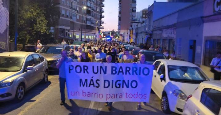 Vecinos de Huelin se movilizan para reclamar la revisión del proyecto de reurbanización de la calle Fernán Núñez