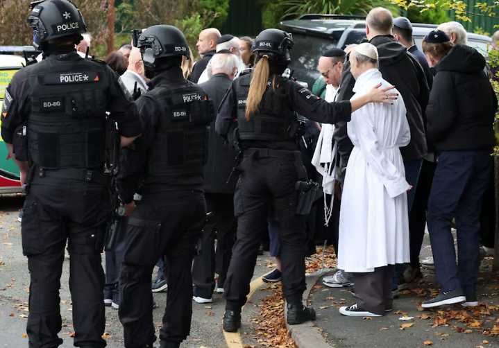 Ataque en sinagoga de Yom Kippur deja dos muertos en Manchester, Reino Unido