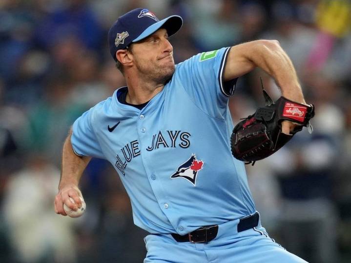 Mad Max - a Blue Jay to remember forever
