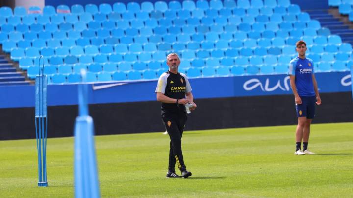 Emilio Larraz toma las riendas del Real Zaragoza y dirigirá el entrenamiento de este lunes tras el despido de Gabi