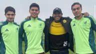 Visita la leyenda 'Chupete' Suazo a juveniles de Rayados en Mundial Sub 20