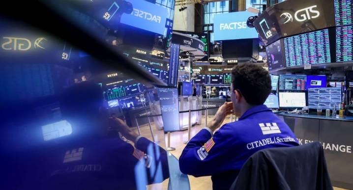 Wall Street cierra con triple récord y el Dow Jones sube 0,34% l Wall Street