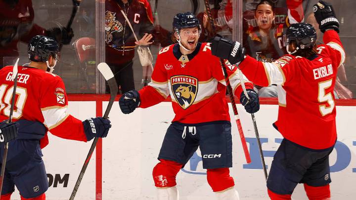 Bobrovsky, Panthers hand Golden Knights 1st regulation loss in shutout