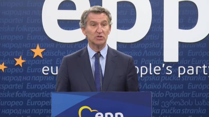 Feijóo carga contra Sánchez tras pedir "tiempo" para cumplir con Junts: "Prolonga su agonía"