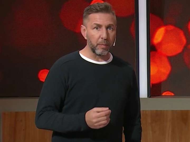 El periodista argentino Emiliano Pinsón habla de su enfermedad y presenta su primer libro