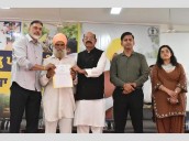 Flood-hit farmers get relief: Minister Mohinder Bhagat distributes compensation under ‘Mission Punarwas’ Photo Source: Babushahi Bureau [ FULL VIEW ]